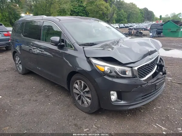 KNDMC5C12J6348844 2018 KIA SEDONA - Image 1