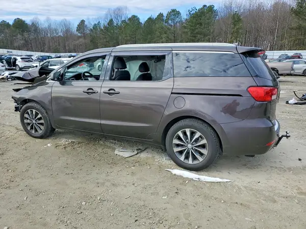 KNDMC5C12J6349282 2018 KIA SEDONA - Image 2