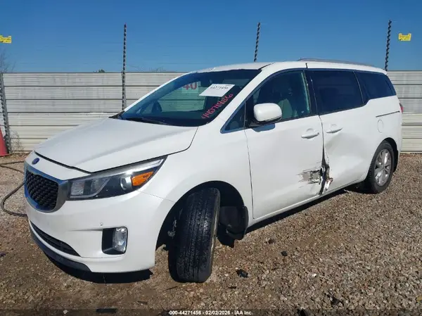 KNDMC5C12J6350772 2018 KIA SEDONA - Image 2