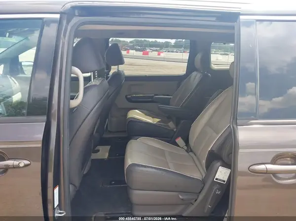 KNDMC5C12J6359357 2018 KIA SEDONA - Image 8