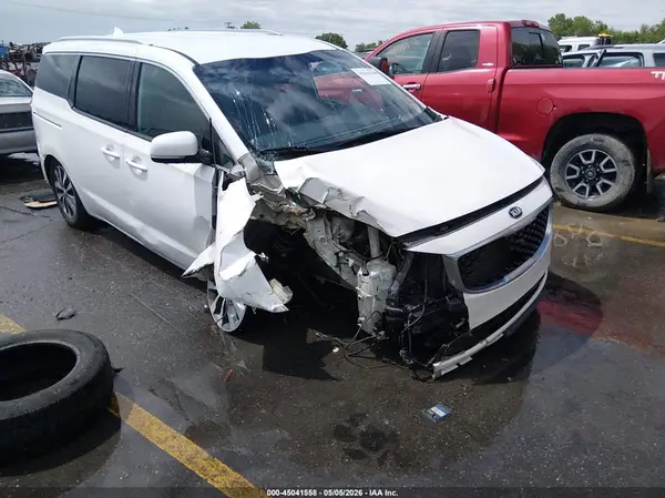 KNDMC5C12J6374537 2018 KIA SEDONA - Image 1