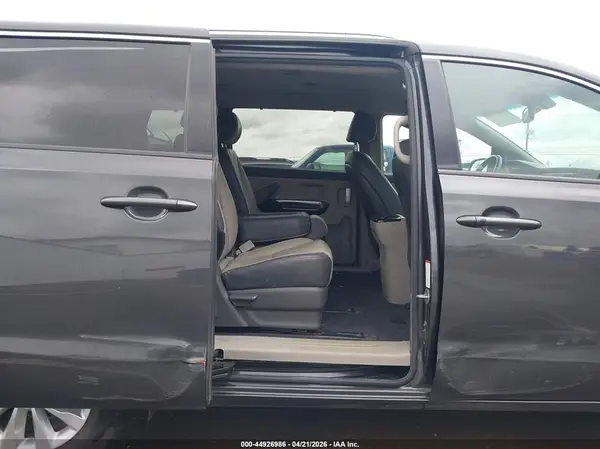 KNDMC5C12J6379625 2018 KIA SEDONA - Image 8