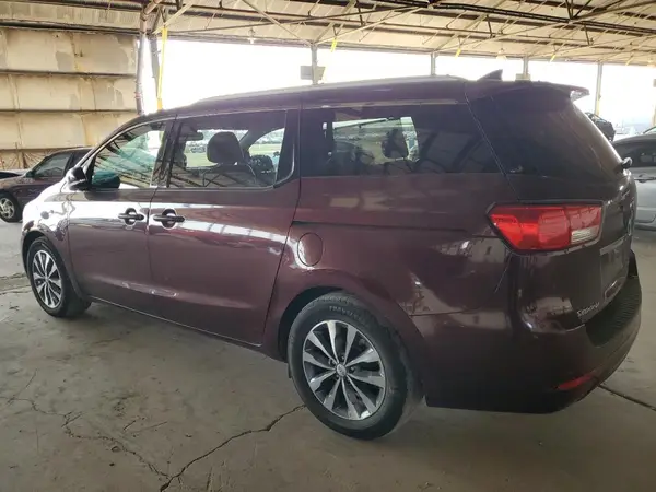 KNDMC5C12J6404622 2018 KIA SEDONA - Image 2