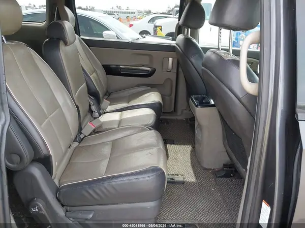 KNDMC5C13G6111496 2016 KIA SEDONA - Image 8