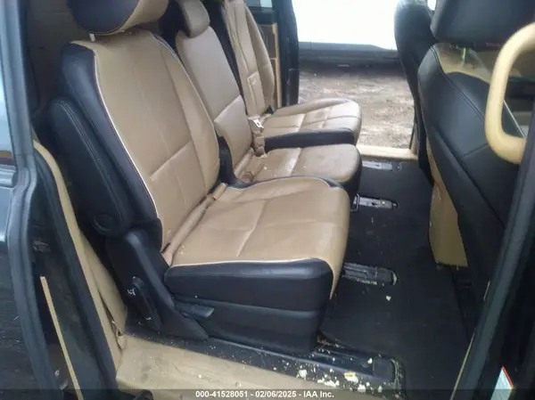 KNDMC5C13G6127780 2016 KIA SEDONA - Image 8