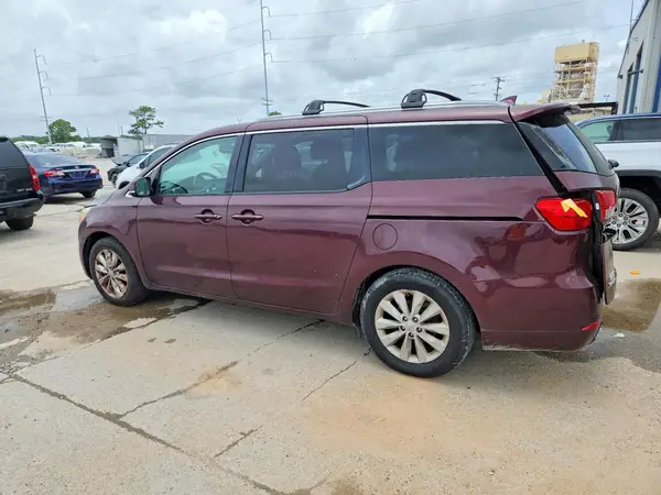 KNDMC5C13G6143879 2016 KIA SEDONA - Image 2