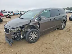 KNDMC5C13G6153828 2016 KIA SEDONA