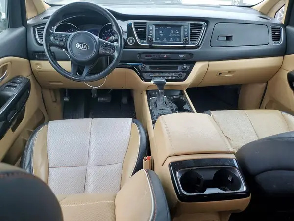 KNDMC5C13H6253848 2017 KIA SEDONA - Image 8