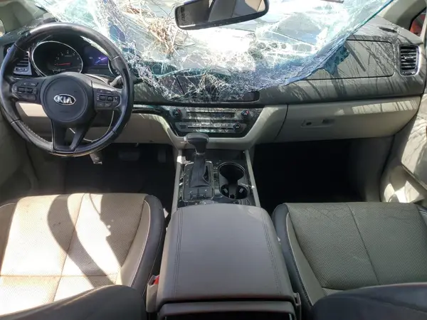 KNDMC5C13H6261593 2017 KIA SEDONA - Image 8