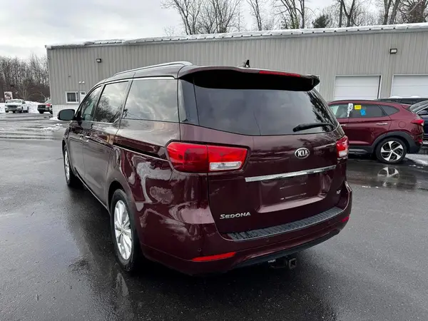 KNDMC5C13H6265319 2017 KIA SEDONA - Image 2