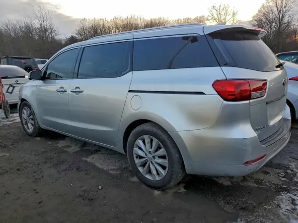 KNDMC5C13H6274697 2017 KIA SEDONA - Image 2
