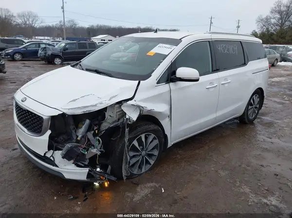 KNDMC5C13H6327883 2017 KIA SEDONA - Image 2