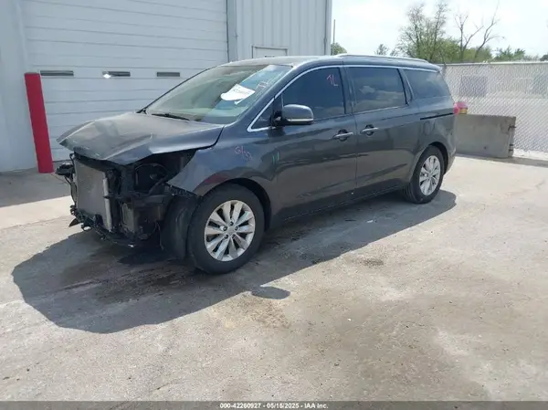 KNDMC5C13H6334316 2017 KIA SEDONA - Image 2