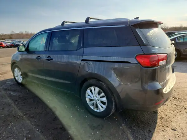 KNDMC5C13H6343937 2017 KIA SEDONA - Image 2