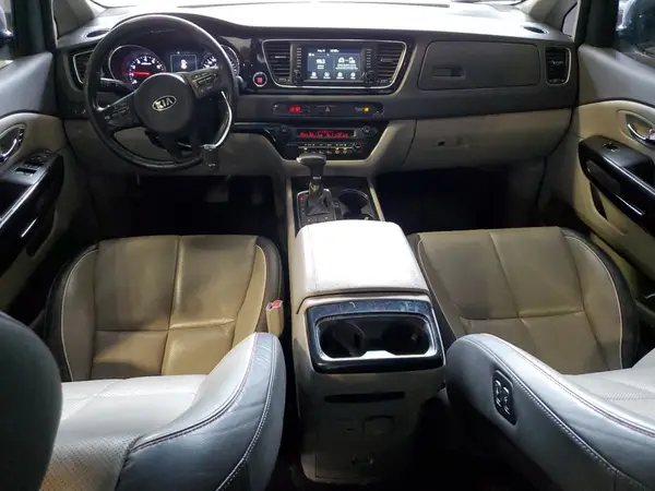 KNDMC5C13J6352370 2018 KIA SEDONA - Image 8