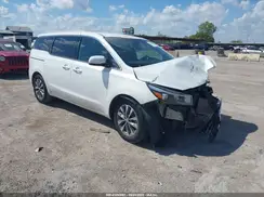 KNDMC5C13J6376524 2018 KIA SEDONA