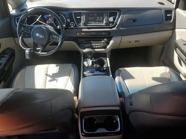 KNDMC5C13J6398930 2018 KIA SEDONA - Image 8