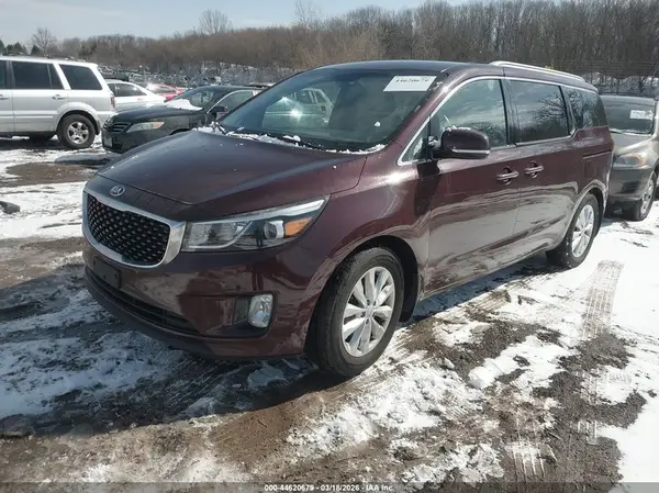 KNDMC5C13J6406122 2018 KIA SEDONA - Image 2