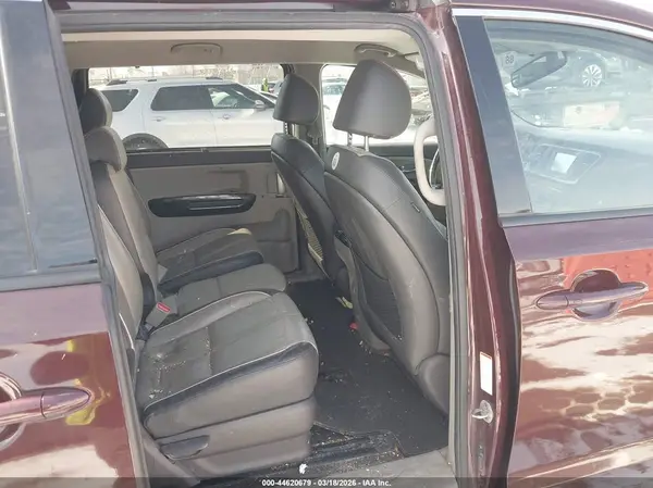 KNDMC5C13J6406122 2018 KIA SEDONA - Image 8