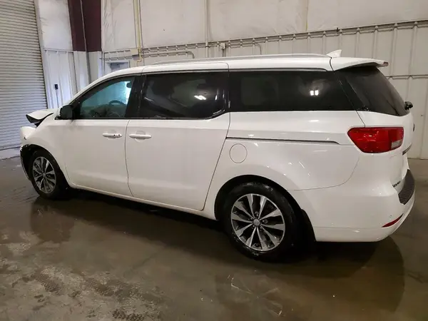 KNDMC5C13J6422868 2018 KIA SEDONA - Image 2