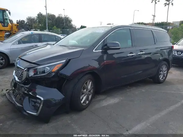 KNDMC5C13L6614052 2020 KIA SEDONA - Image 2