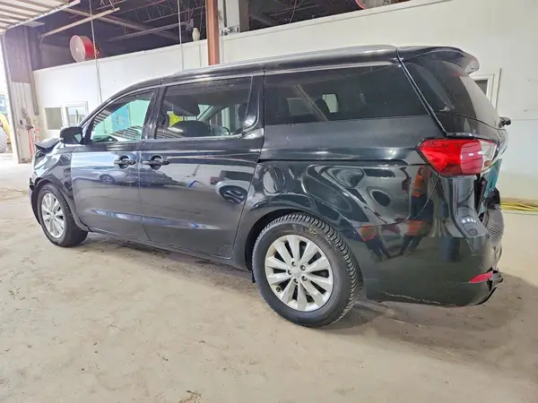 KNDMC5C14G6139498 2016 KIA SEDONA - Image 2