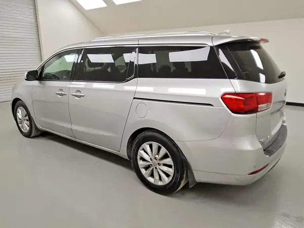 KNDMC5C14G6140571 2016 KIA SEDONA - Image 2
