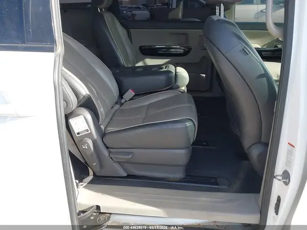KNDMC5C14G6143938 2016 KIA SEDONA - Image 8