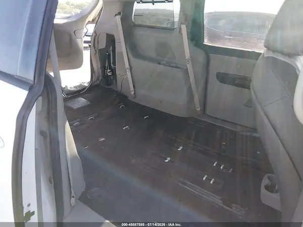 KNDMC5C14G6147469 2016 KIA SEDONA - Image 8