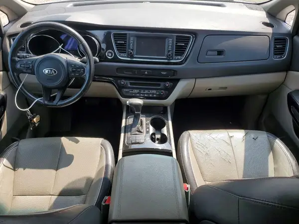 KNDMC5C14H6255415 2017 KIA SEDONA - Image 8