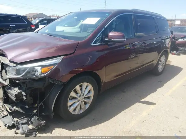 KNDMC5C14H6255656 2017 KIA SEDONA - Image 2