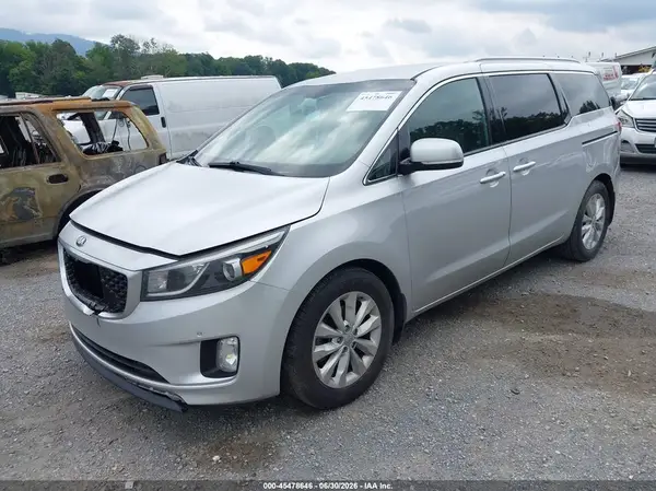 KNDMC5C14H6256080 2017 KIA SEDONA - Image 2