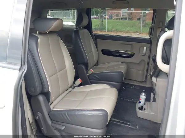 KNDMC5C14H6256080 2017 KIA SEDONA - Image 8