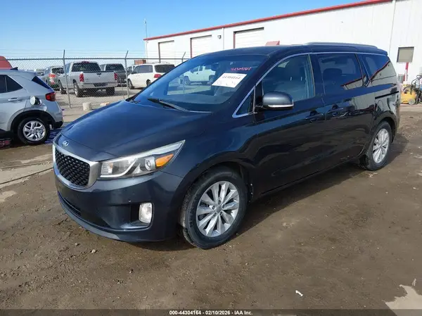 KNDMC5C14H6256340 2017 KIA SEDONA - Image 2