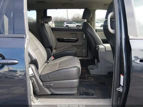 KNDMC5C14H6256340 2017 KIA SEDONA - Image 8