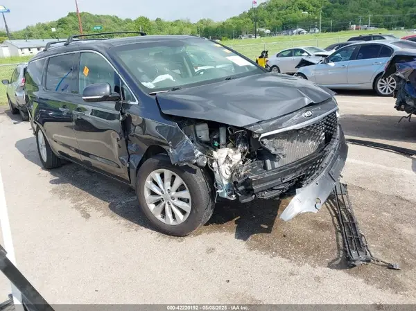 KNDMC5C14H6263207 2017 KIA SEDONA - Image 1