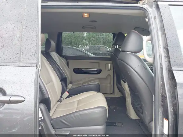 KNDMC5C14H6325415 2017 KIA SEDONA - Image 8