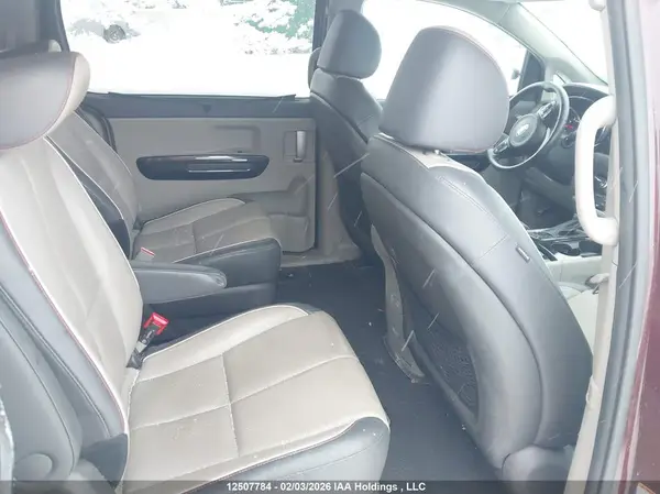 KNDMC5C14J6352393 2018 KIA SEDONA - Image 8