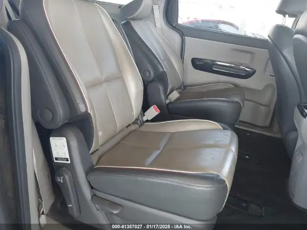 KNDMC5C14J6374295 2018 KIA SEDONA - Image 8