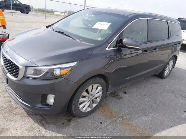 KNDMC5C14J6376709 2018 KIA SEDONA - Image 2