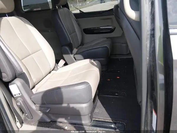 KNDMC5C14J6376709 2018 KIA SEDONA - Image 8