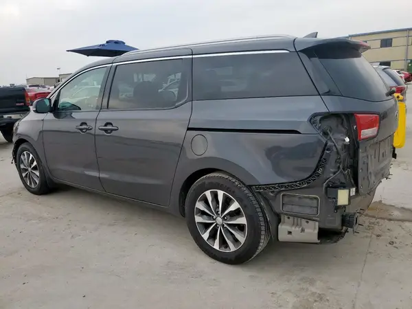 KNDMC5C14J6378055 2018 KIA SEDONA - Image 2