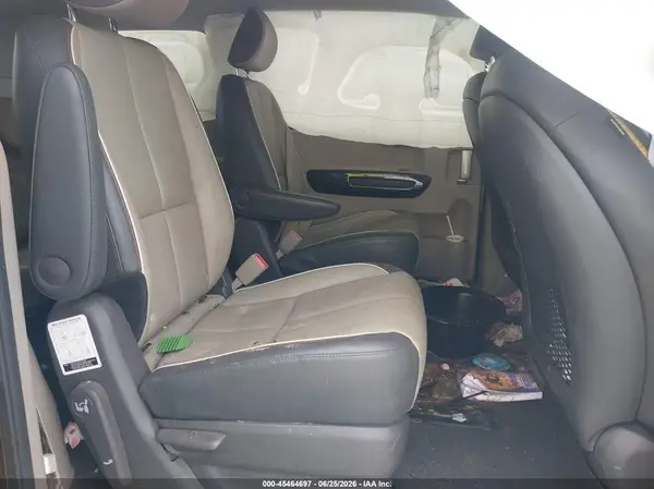 KNDMC5C14J6388827 2018 KIA SEDONA - Image 8