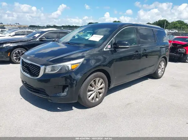 KNDMC5C15G6099478 2016 KIA SEDONA - Image 2