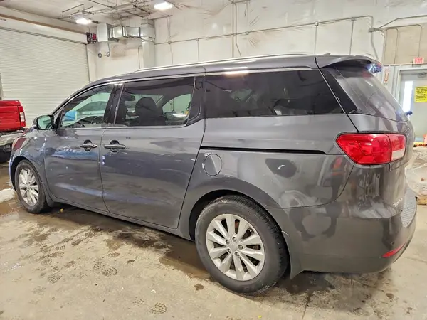 KNDMC5C15G6100564 2016 KIA SEDONA - Image 2