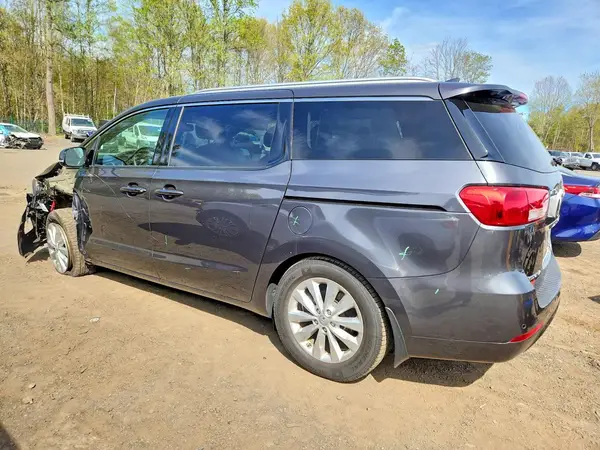 KNDMC5C15G6138022 2016 KIA SEDONA - Image 2