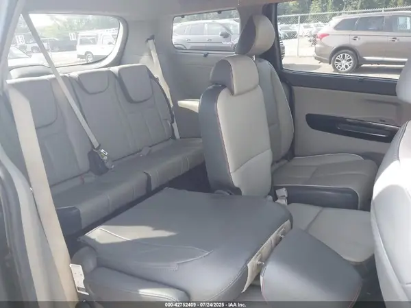 KNDMC5C15G6140613 2016 KIA SEDONA - Image 8