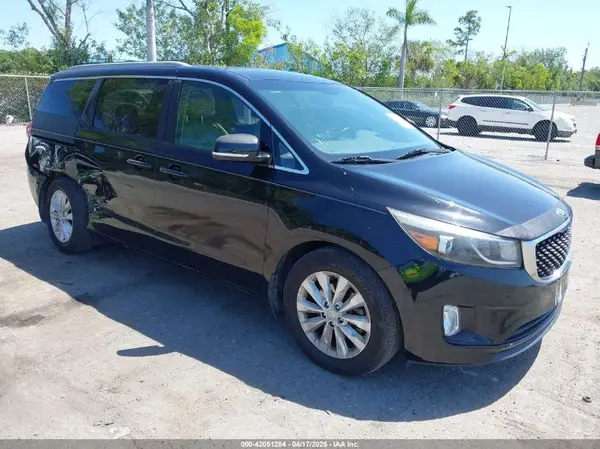 KNDMC5C15G6143818 2016 KIA SEDONA - Image 1