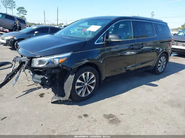 KNDMC5C15G6156049 2016 KIA SEDONA - Image 2
