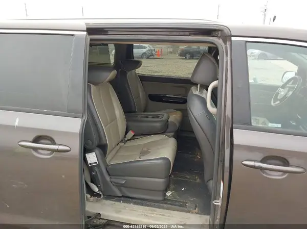 KNDMC5C15H6256346 2017 KIA SEDONA - Image 8